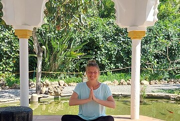 Raus aus dem Kopf, rein ins Spüren – Yoga in der Natur
