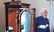 Tonmeister Peter Hellert lässt historische Musikautomaten erklingen, Foto: Halina Muchow, Lizenz: Museum Viadrina