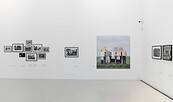Ausstellungsansicht, An den Rändern taumelt das Glück. Die späte DDR in der Fotografie, BLMK Cottbus, 2025, Foto: Bernd Schönberger, Lizenz: BLMK