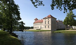 Schloss Rheinsberg: Durch Schloss und Garten im Sommer