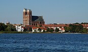 Blick zur Uckerpromenade, Foto: Heike Stiel, Lizenz: Stadt Prenzlau