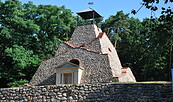 Feldsteinpyramide Garzau, Foto: Amt Märkische Schweiz, Lizenz: Amt Märkische Schweiz