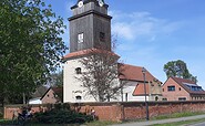 Dorfkirche Basdorf, Foto: Marlies Losansky, Lizenz: Tourismusverein Naturpark Barnim