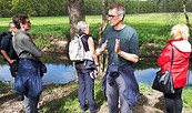 Dr. Olaf Juschus bei einer Wanderung, Foto: Naturpark Dahme-Heideseen, Lizenz: Naturpark Dahme-Heideseen
