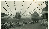 Zeitgenössische Potskarte mit der Beschriftung „Große Sommerfeste der NSDAP. „Kraft durch Freude“, Gau Berlin, auf der Pfaueninsel“, Foto: Postkarte, Lizenz: Archiv Jürgen Luh
