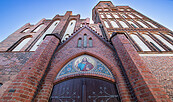 Eingang Kreuzkirche Spremberg, Foto: Laila Wentworth, Lizenz: Laila Wentworth