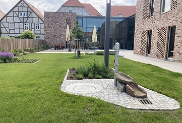 Yoga im Garten Haus Uckermark
