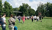 Führung durch den Skulpturenpark, Foto: Showmik Khan, Lizenz: Schlossgut Schwante
