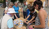 Kunst-Mitmachtag auf dem Neuruppiner Schulplatz., Foto: Eckhard Handke, Lizenz: Eckhard Handke