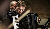 Felix Kroll (Akkordeon), Foto: Tom Schweers, Lizenz: Ensemble Quillo