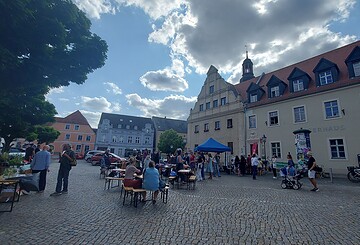 Marktplatzsommer "White-Dinner-Picknick-Konzert" mit musikalischer Begleitung des Fläming-Quartetts