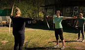 Workshop Yoga und Bogenschießen, Foto: Oliver Timm, Lizenz: Abenteuerwerkstatt Glashütte