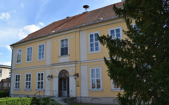 Vernissage mit Werken von Andrea Schulz im Gutshaus Protzen