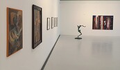 Ausstellungsansicht, Über Schatten Springen. Die Tänzerin Fine Kwiatkowski, BLMK Cottbus, 2025, Foto: Bernd Schönberger, Lizenz: BLMK