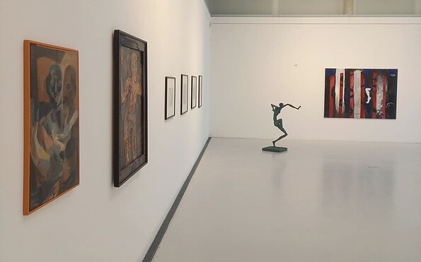 Ausstellungsansicht, Über Schatten Springen. Die Tänzerin Fine Kwiatkowski, BLMK Cottbus, 2025, Foto: Bernd Schönberger, Lizenz: BLMK
