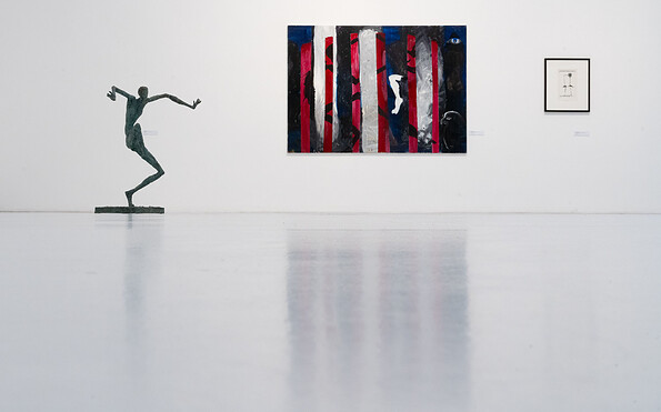 Ausstellungsansicht, Über Schatten Springen. Die Tänzerin Fine Kwiatkowski, BLMK Cottbus, 2025, Foto: Bernd Schönberger, Lizenz:  BLMK