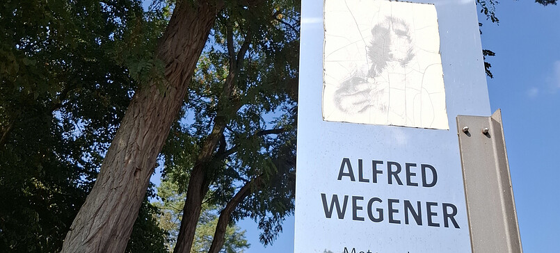 Enkel Alfred Wegeners besucht Alfred Wegener Museum in Zechlinerhütte