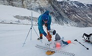 Der Arktisforscher Jakob Abermann hat über 5 Jahre in Grönland verbracht und erforscht mit seinem Team unter anderem, wie Änderungen der Eisflächen in Grönland das Wetter sowie längerfristig das Klima beeinflussen., Foto: P. Wally/S. Fauland
