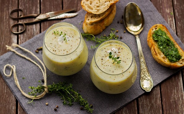 Wildkräutersuppe, Foto: Bernadette Wurzinger from Pixabay