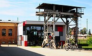 Blick auf die Bunte Bühne am GLEIS 3, Foto: LÜBBENAUBRÜCKE