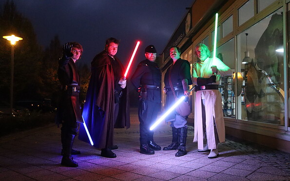 Star-Wars-Cosplayer von Saxony Outpost e.V. vor der Bibliothek , Foto: Zookultur/ Pia Gutsche