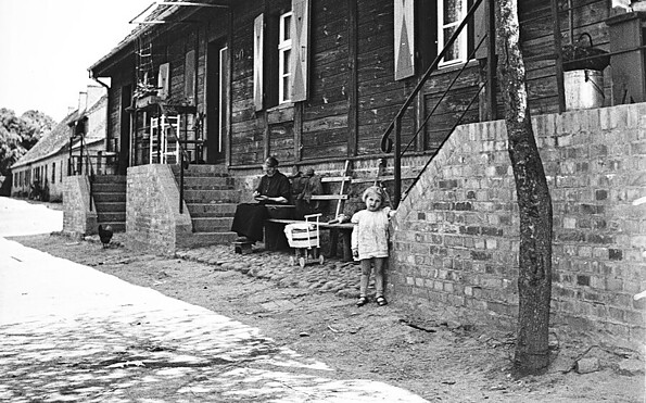 Dorfleben in Wilmersdorf 1937, Foto: Förderverein Scheunenkirche Wilmersdorf/ Anna von Buch, 1937, Scan: Ronald Mundzeck, 2021, Lizenz: Förderverein Scheunenkirche Wilmersdorf