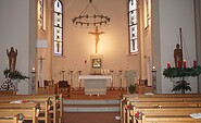 Altar katholische Kirche Mariä Himmelfahrt Angermünde, Foto: Gabriele Schenk, Lizenz: Gabriele Schenk