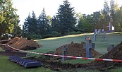 Zubettung in der Kriegsgräberstätte 2025 in Lietzen, Foto: Bernd Plümecke, Lizenz: Landkreis Märkisch-Oderland