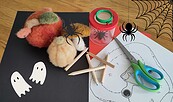 Grusel-Vorbereitungen in Rühstädt: Beim Ferienangebot im NABU-Besucherzentrum am 30.10. können die Kinder schon einmal ihre Nerven testen und sich mit kreativen Masken für die Monsterparty ausstatten., Foto: Jonathan Kunkel/NABU Rühstädt