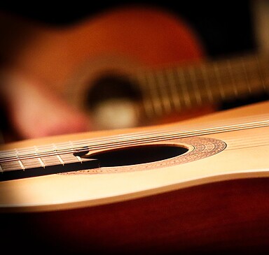 Musikalische Zeitreise: Classical Guitar meets Latin and Jazz