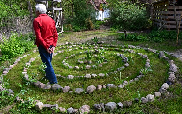Meditationsspirale im Kneipp-Erlebnisgarten Drei Eichen, Foto: Josephin vom Schloss, Lizenz: Drei Eichen