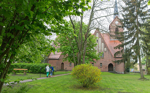 Kirche Petershagen-Eggersdorf, Foto: Florian Läufer, Lizenz: Seenland Oder-Spree