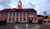 Friedenskundgebung am 03. März 2022 auf dem Marktplatz, Foto: Elisabeth Kluge, Lizenz: Tourist-Information Zehdenick