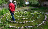 Meditationsspirale im Kneipp-Erlebnisgarten Drei Eichen, Foto: Josephin vom Schloss, Lizenz: Drei Eichen