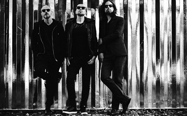 F2M, Foto: Niko Schmuck