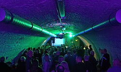 Ab in die Tonne – Die Burg tanzt!