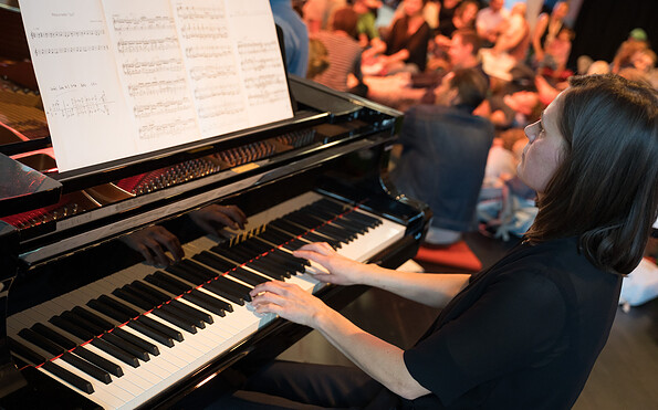 Szene aus MOBILE MUSIQA!, Foto: Johannes Jost, Lizenz: Brandenburgische Kulturstiftung Cottbus-Frankfurt (Oder)