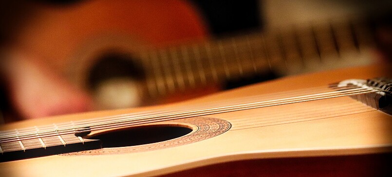 Musikalische Zeitreise: Classical Guitar meets Latin and Jazz