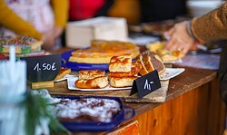 Adventsmarkt der Vereine mit Besuch des Weihnachtsmanns