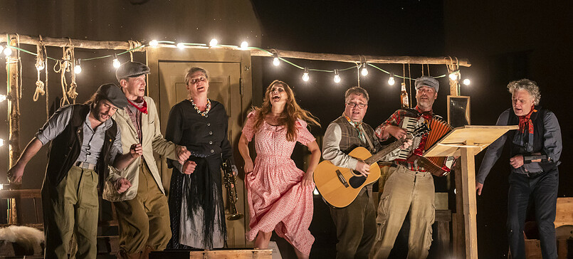 Wintertheater in historischen Stadtkernen 2025 - Lieder, Gedichte und Szenen sowie Passagen aus den Erzählungen Bergkristall und der Heilige Abend von Adalbert Stifter