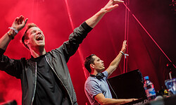 GESTÖRT ABER GEIL - feat. Louis Garcia, Housejunkee, Bass vom Fass