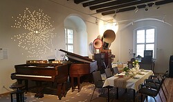 Der unsichtbare Pianist im Weihnachtscafé