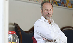 Stefan Schwarz: Umsonst Epilierte aller Länder, vereinigt euch!