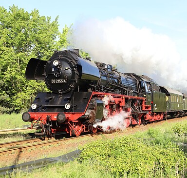 Museumszug mit Lok 03 2155, Foto: Bernd Teubner, Lizenz: Berliner Eisenbahnfreunde e. V.