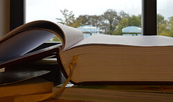 „Weihnachtliche Spätlese“ ist musikalische Entspannung und literarischer Humor der britischen Art vor dem vorfesttäglichen Stress...