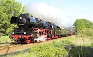 Museumszug mit Lok 03 2155, Foto: Bernd Teubner, Lizenz: Berliner Eisenbahnfreunde e. V. - Thomas Fischer