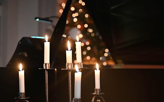 Klaviermusik im Kerzenschein, Foto: Kati Safarow, Lizenz: Kati Safarow