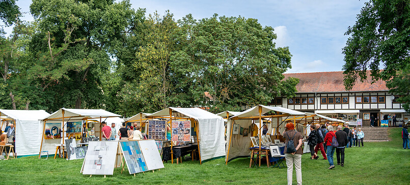 Kunst Markt Portal: 8. Sommer-Galerie im Schloss Diedersdorf