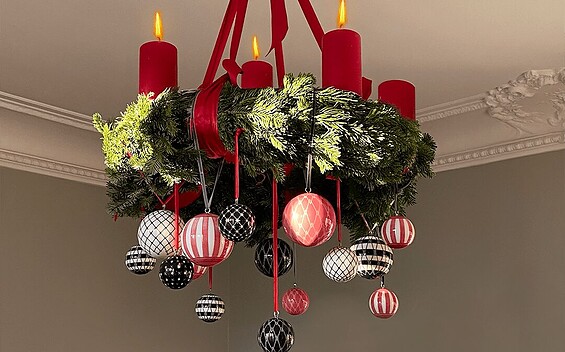 Adventskranz 3.Advent Weihnachtskugeln, Foto: Hedwig Bollhagen Werkstätten für Keramik GmbH, Lizenz: Hedwig Bollhagen Werkstätten für Keramik GmbH