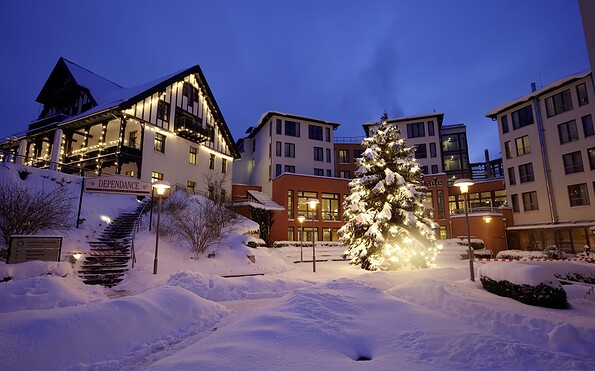 Winterlicher Hotelinnenhof vom Hotel Esplanade, Foto: Hotel Esplanade Resort &amp; Spa Bad Saarow